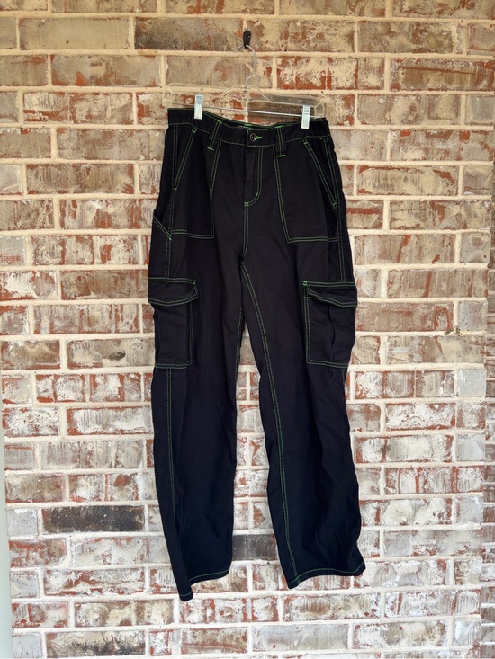 Hot Topic Denim - Hot Topic Denim Black High Rise Cargo Pants with Green Stitching